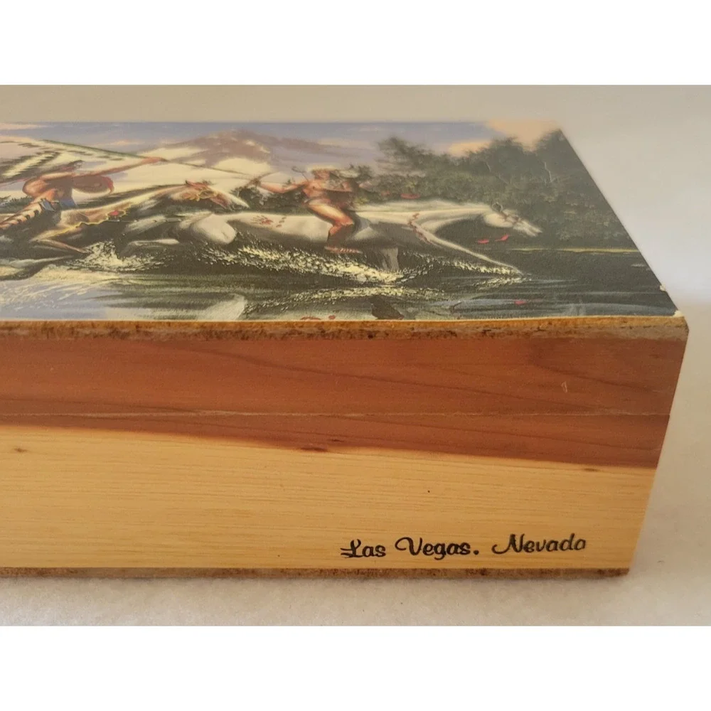 Vtg Wood Box Native American Warriors Horses Las Vegas Hinged Trinket‎ holder